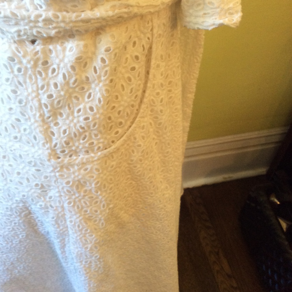 Cute INC White Eyelet Wrap Dress size 8P - Picture 9 of 14